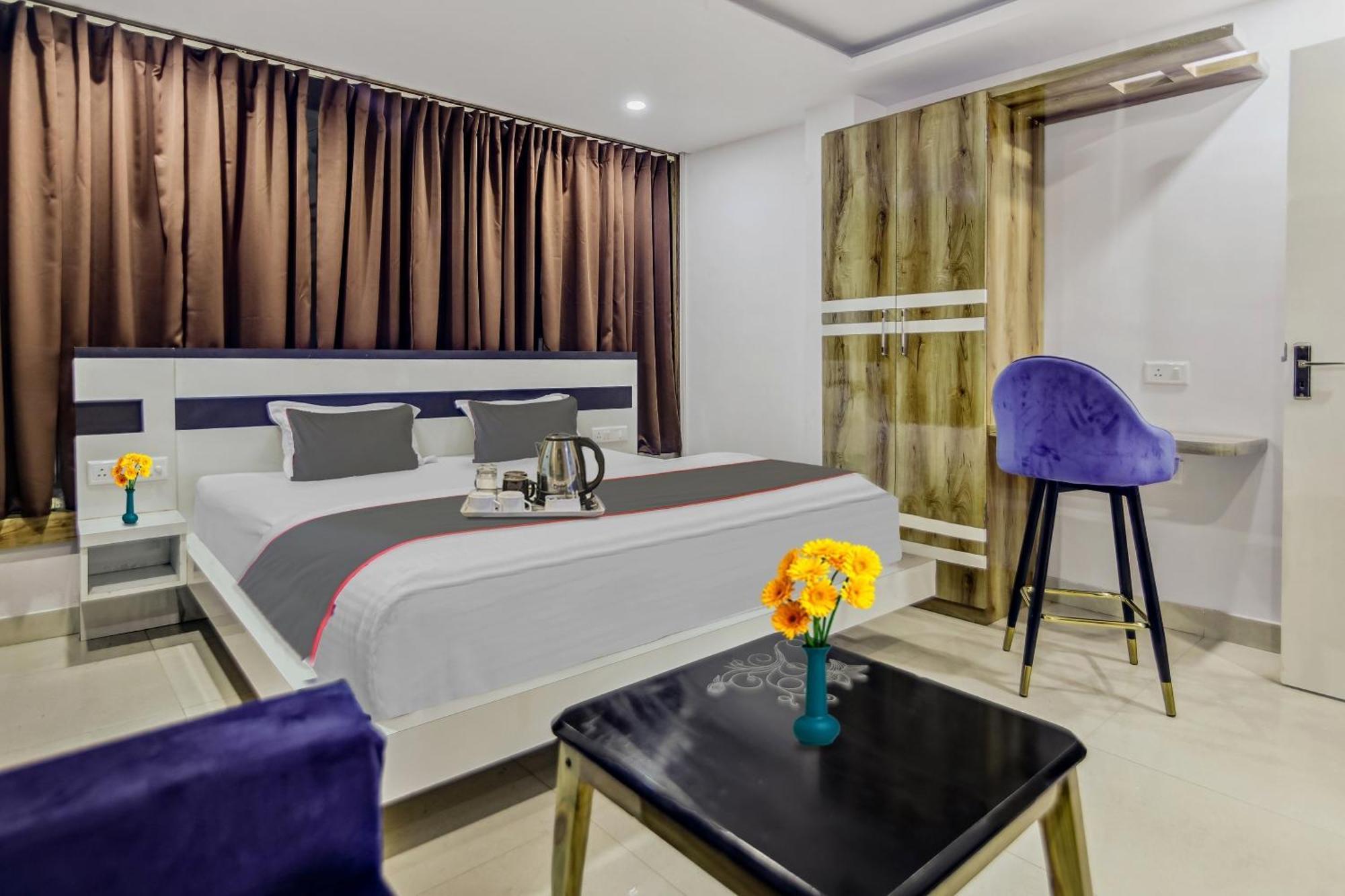Capital O The Jumar Hotel Silwai Exterior photo