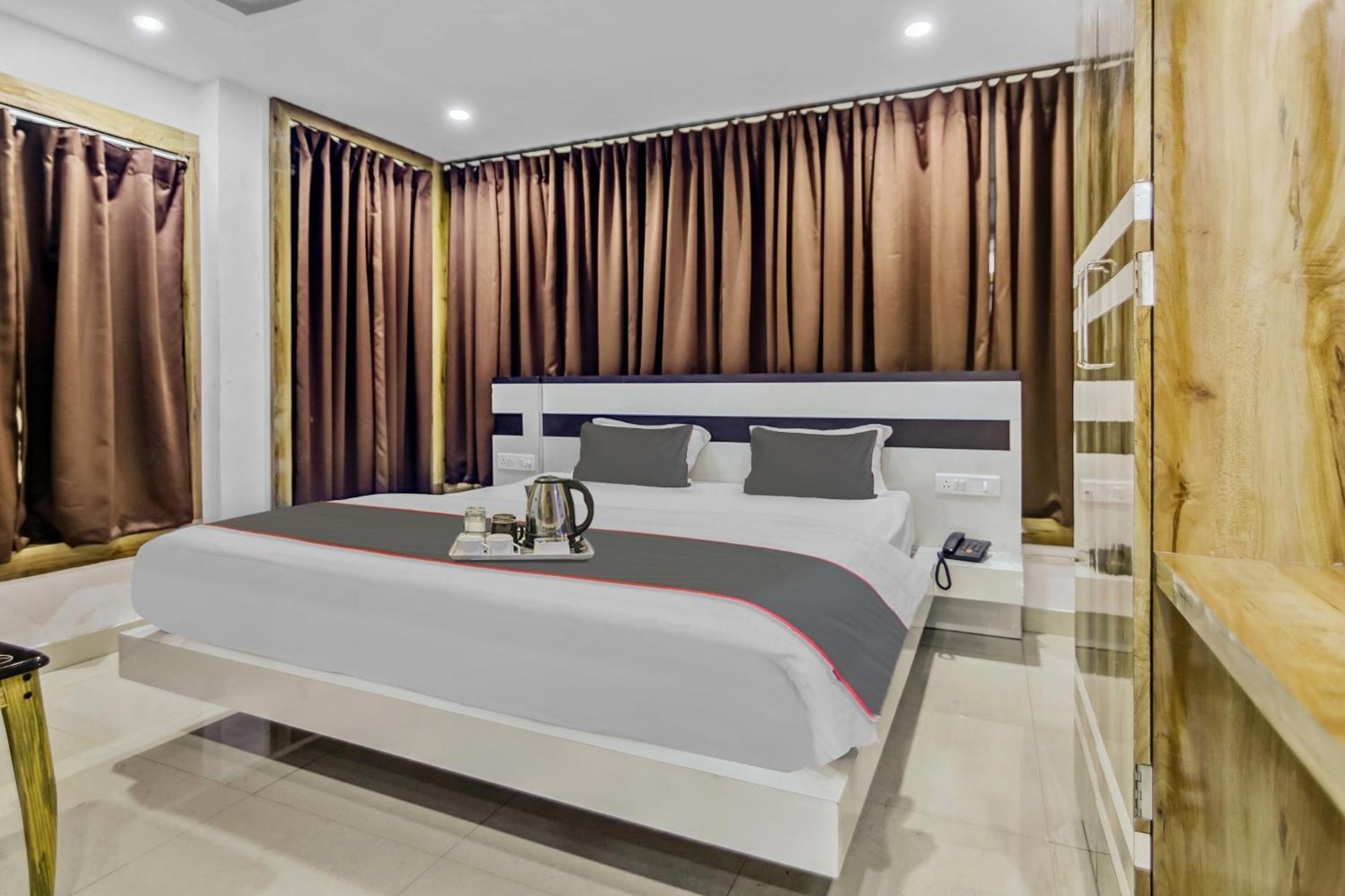 Capital O The Jumar Hotel Silwai Exterior photo